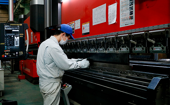 曲げ　プレスブレーキ